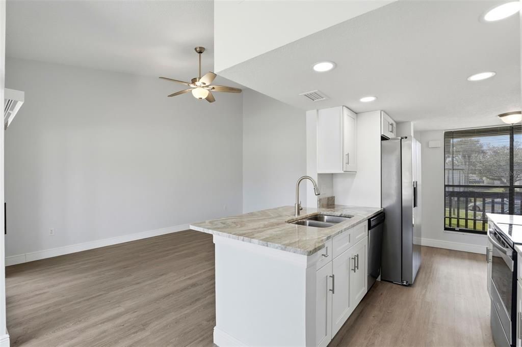 For Sale: $259,000 (2 beds, 2 baths, 1137 Square Feet)