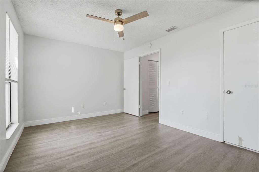 For Sale: $259,000 (2 beds, 2 baths, 1137 Square Feet)