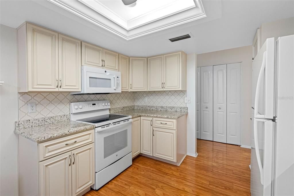 For Sale: $310,000 (3 beds, 2 baths, 1415 Square Feet)