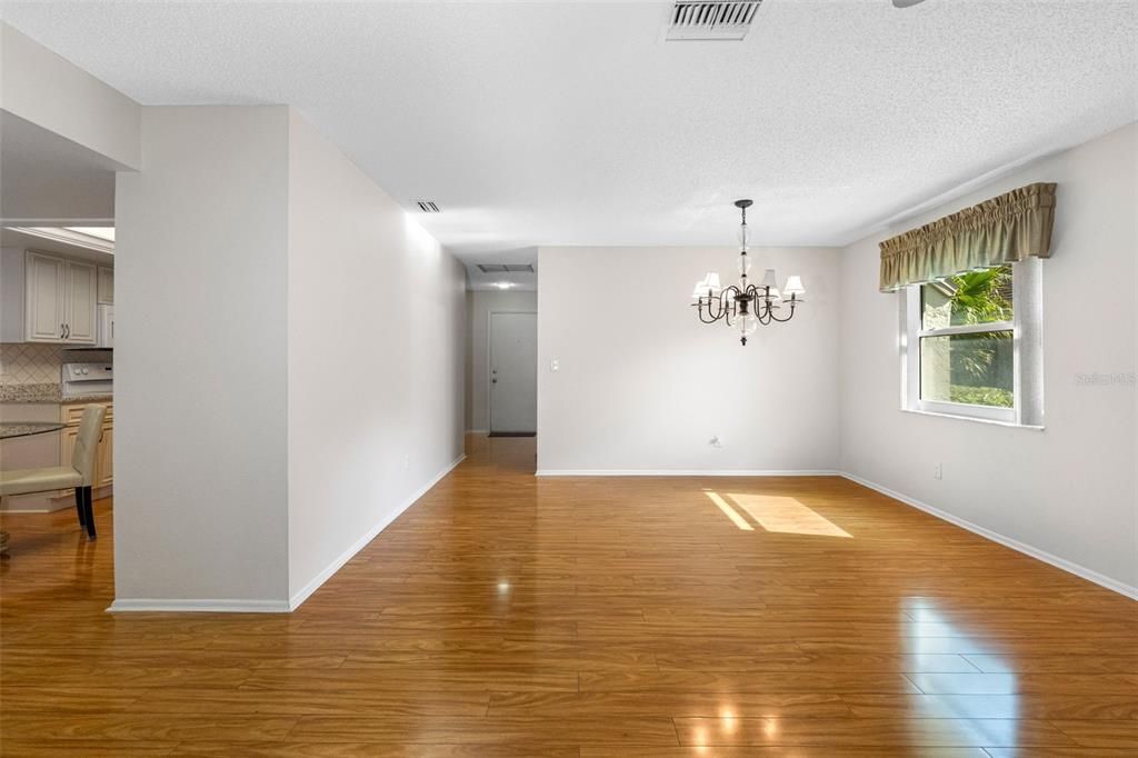 For Sale: $310,000 (3 beds, 2 baths, 1415 Square Feet)