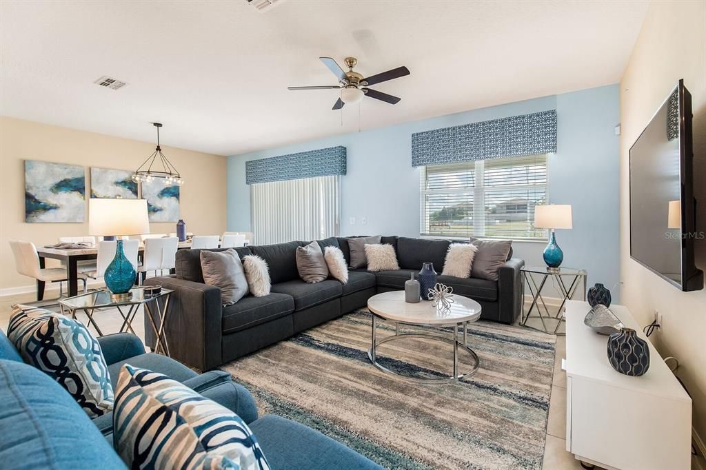 For Sale: $800,000 (7 beds, 5 baths, 4019 Square Feet)