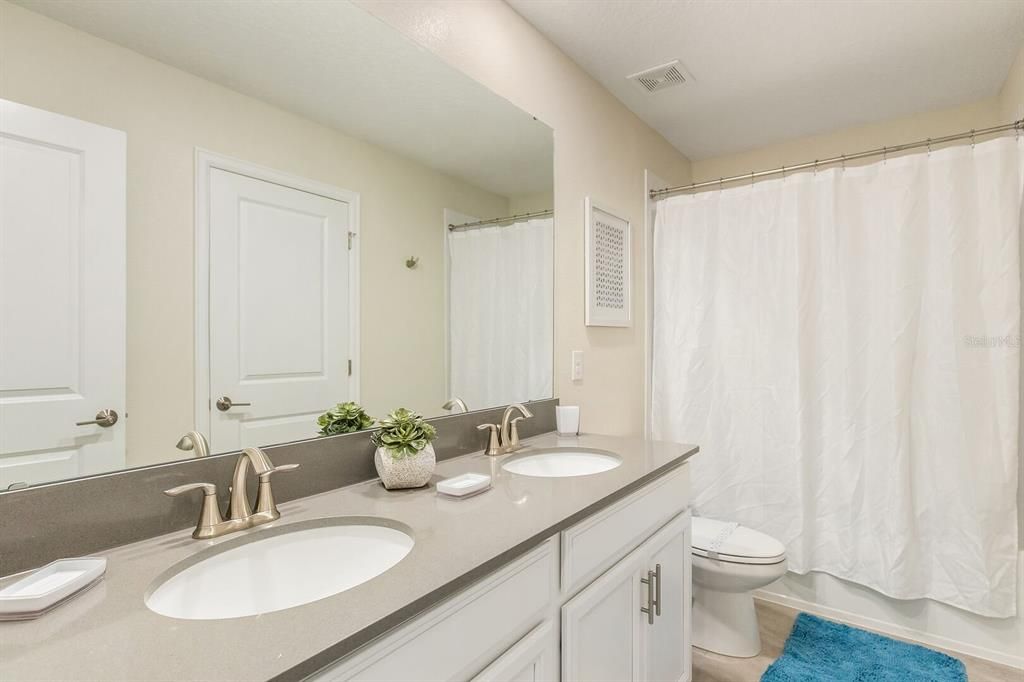 For Sale: $800,000 (7 beds, 5 baths, 4019 Square Feet)