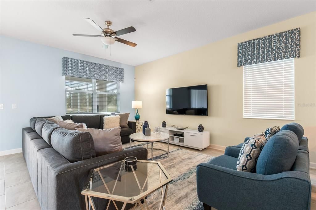 For Sale: $800,000 (7 beds, 5 baths, 4019 Square Feet)