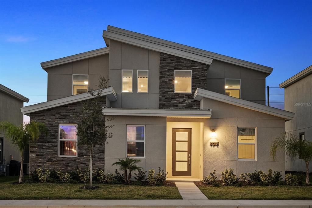 For Sale: $800,000 (7 beds, 5 baths, 4019 Square Feet)