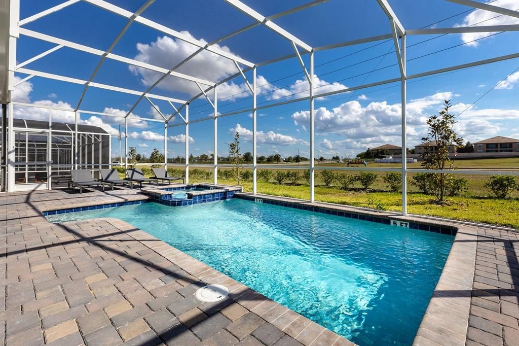 For Sale: $800,000 (7 beds, 5 baths, 4019 Square Feet)