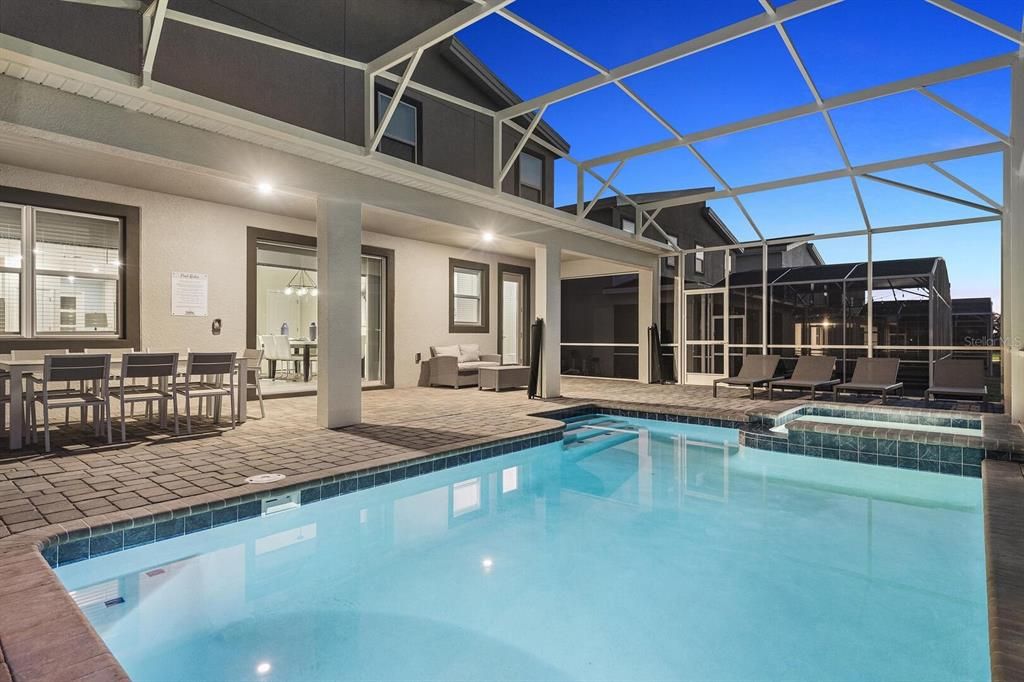 For Sale: $800,000 (7 beds, 5 baths, 4019 Square Feet)