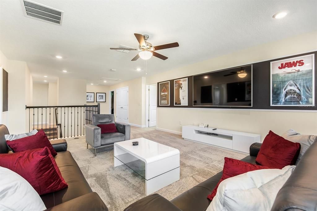 For Sale: $800,000 (7 beds, 5 baths, 4019 Square Feet)