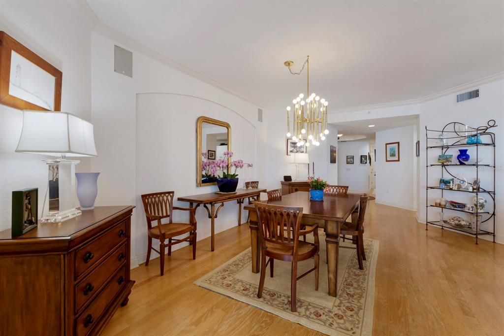 待售: $2,795,000 (3 贝兹, 3 浴室, 2324 平方英尺)