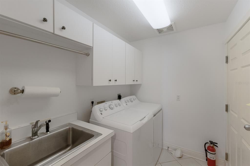 待售: $2,795,000 (3 贝兹, 3 浴室, 2324 平方英尺)