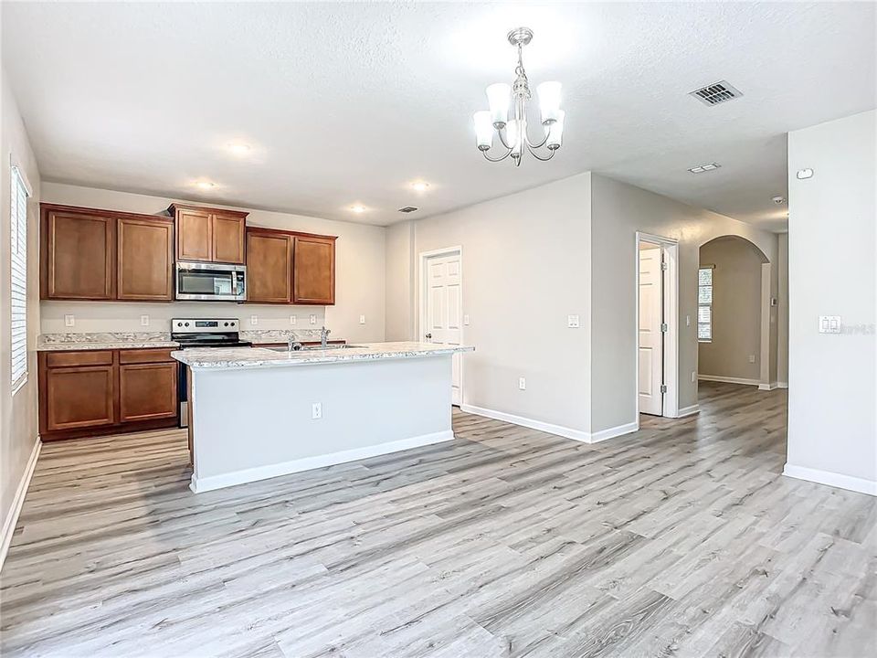 В аренду: $2,490 (4 спален, 2 ванн, 2566 Квадратных фут)