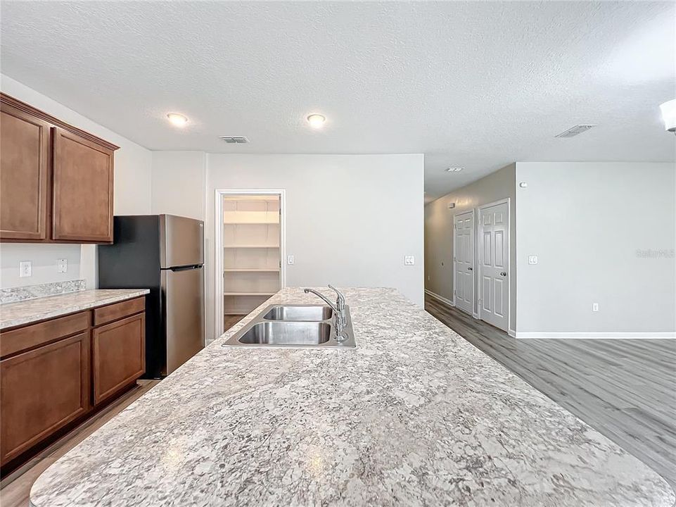 В аренду: $2,490 (4 спален, 2 ванн, 2566 Квадратных фут)