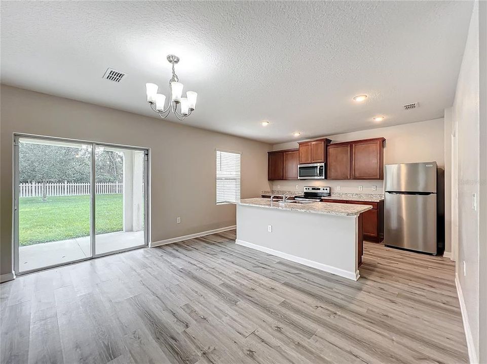 В аренду: $2,490 (4 спален, 2 ванн, 2566 Квадратных фут)