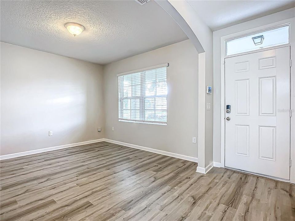 В аренду: $2,490 (4 спален, 2 ванн, 2566 Квадратных фут)