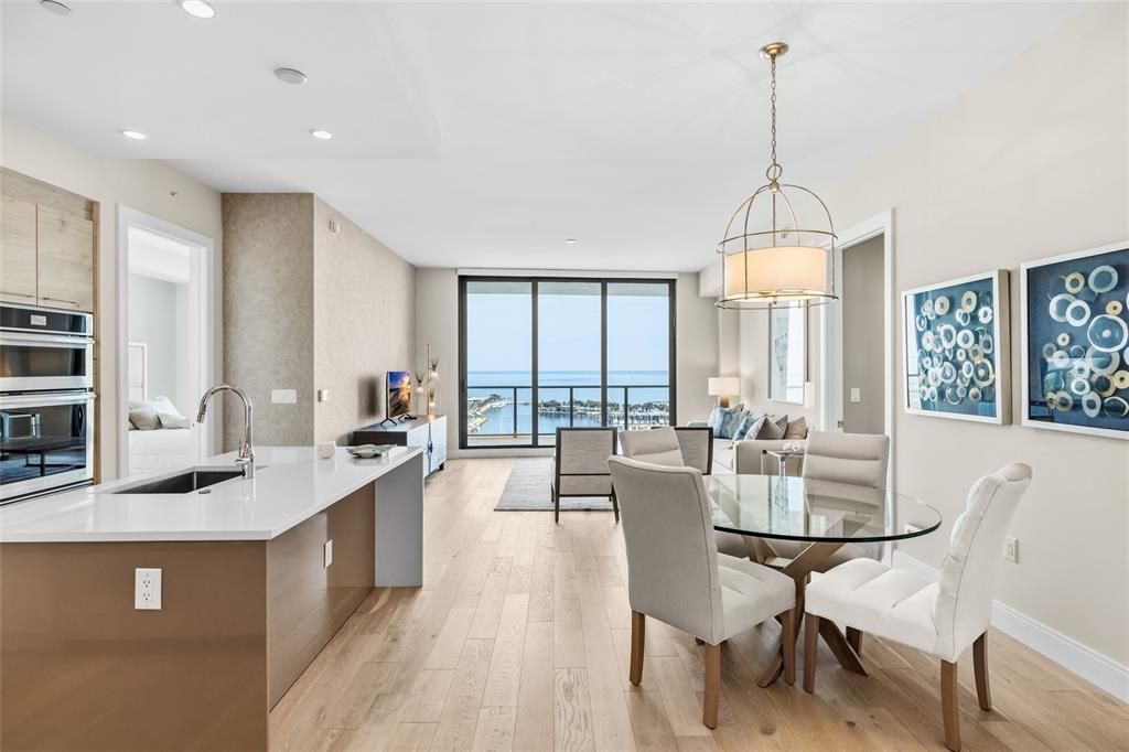 For Sale: $1,800,000 (2 beds, 2 baths, 1522 Square Feet)