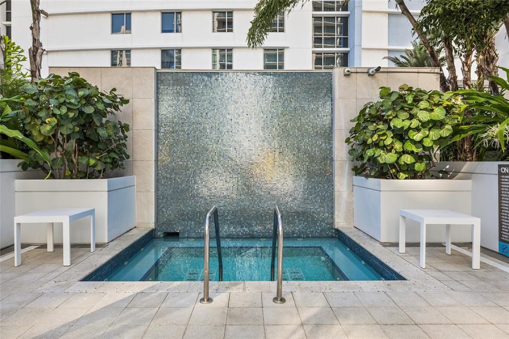 For Sale: $1,800,000 (2 beds, 2 baths, 1522 Square Feet)