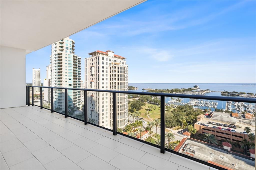 For Sale: $1,800,000 (2 beds, 2 baths, 1522 Square Feet)