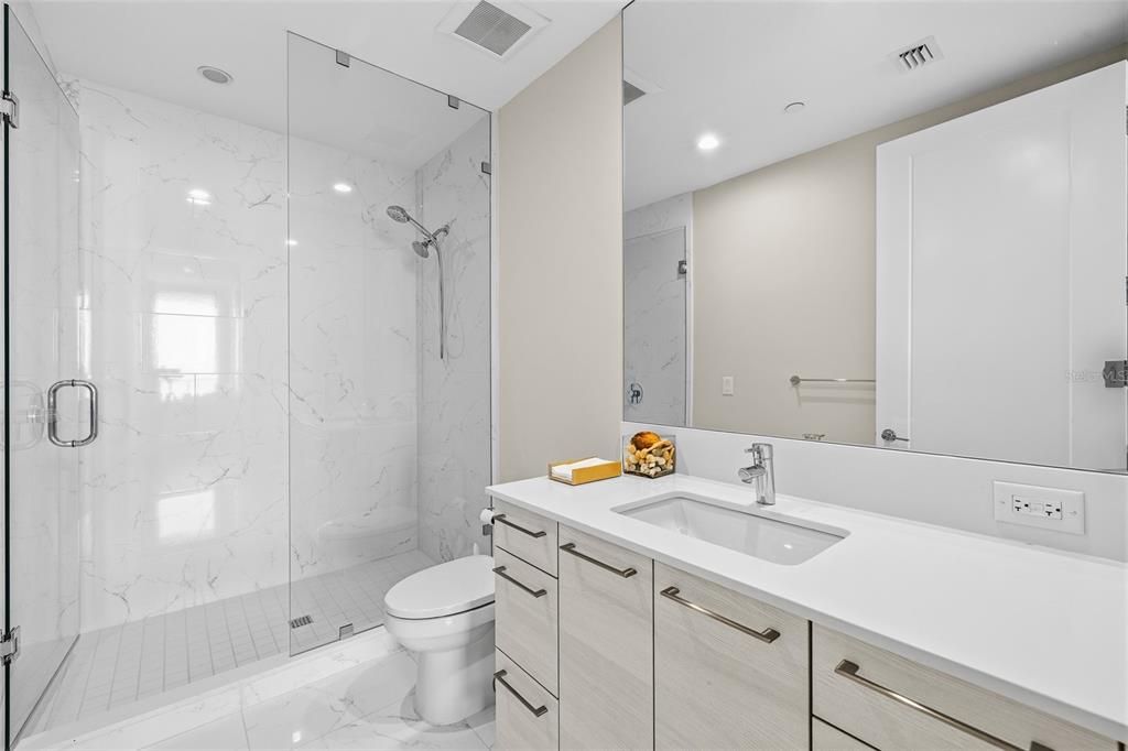 For Sale: $1,800,000 (2 beds, 2 baths, 1522 Square Feet)