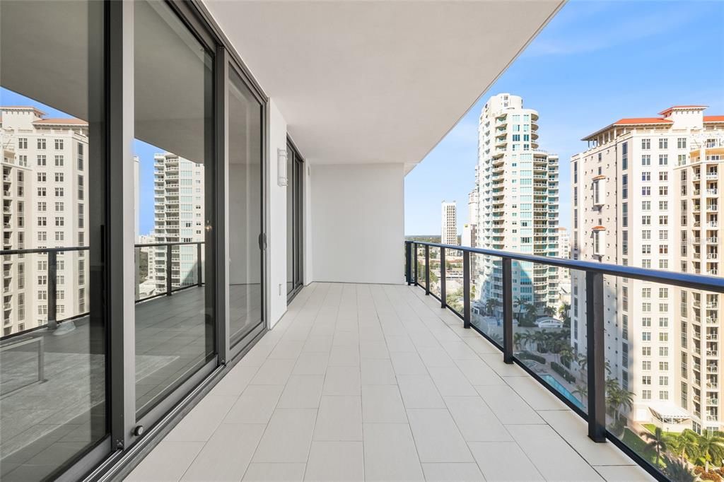 For Sale: $1,800,000 (2 beds, 2 baths, 1522 Square Feet)