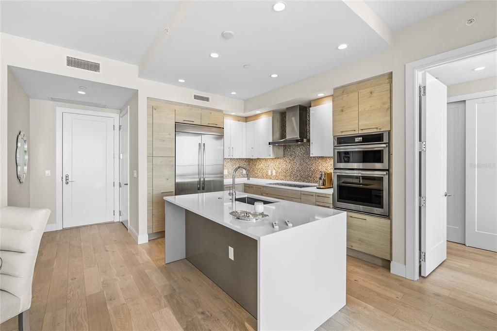 For Sale: $1,800,000 (2 beds, 2 baths, 1522 Square Feet)