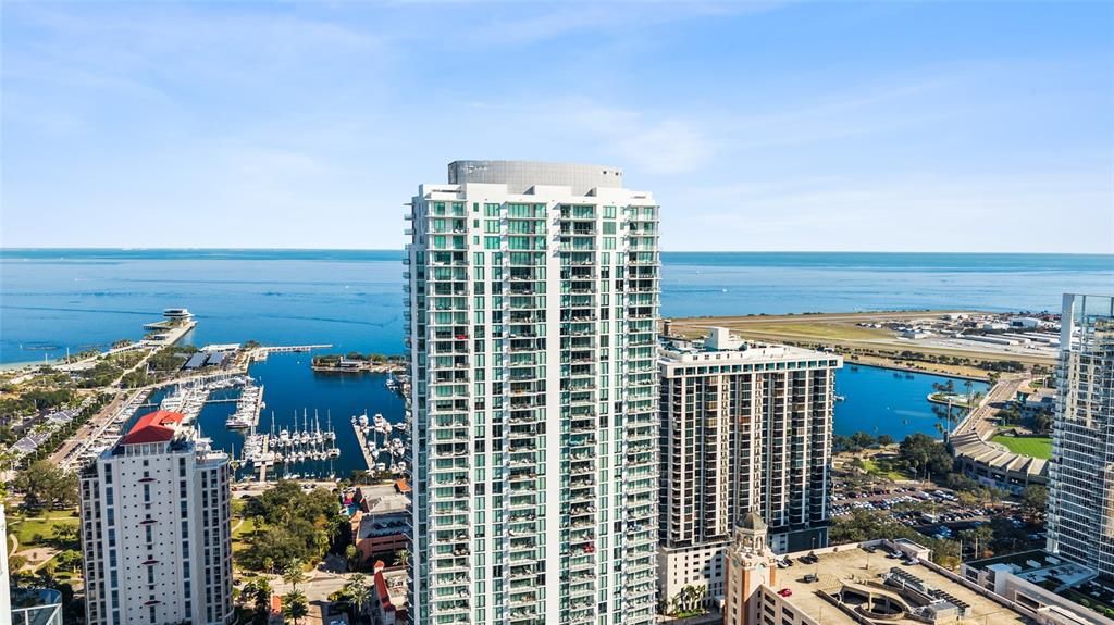 For Sale: $1,800,000 (2 beds, 2 baths, 1522 Square Feet)
