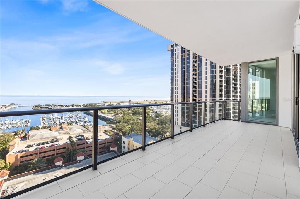 For Sale: $1,800,000 (2 beds, 2 baths, 1522 Square Feet)