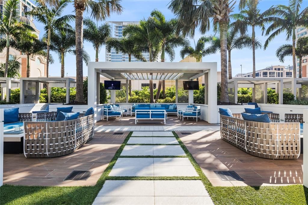 For Sale: $1,800,000 (2 beds, 2 baths, 1522 Square Feet)