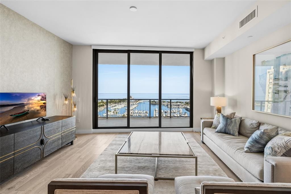 For Sale: $1,800,000 (2 beds, 2 baths, 1522 Square Feet)