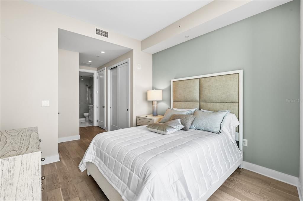 For Sale: $1,800,000 (2 beds, 2 baths, 1522 Square Feet)