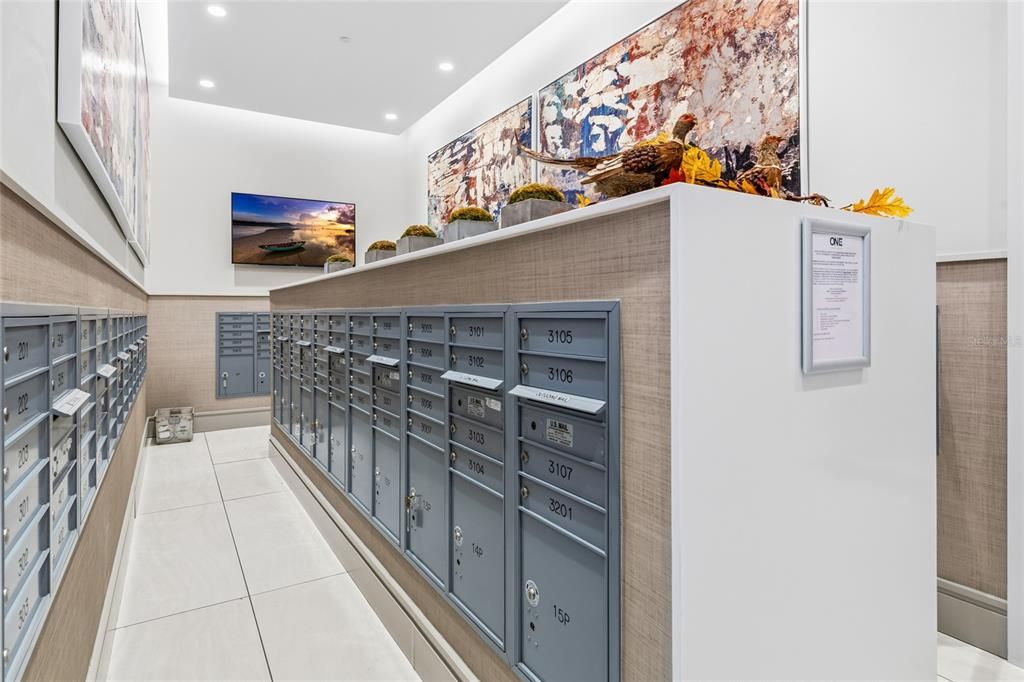 For Sale: $1,800,000 (2 beds, 2 baths, 1522 Square Feet)