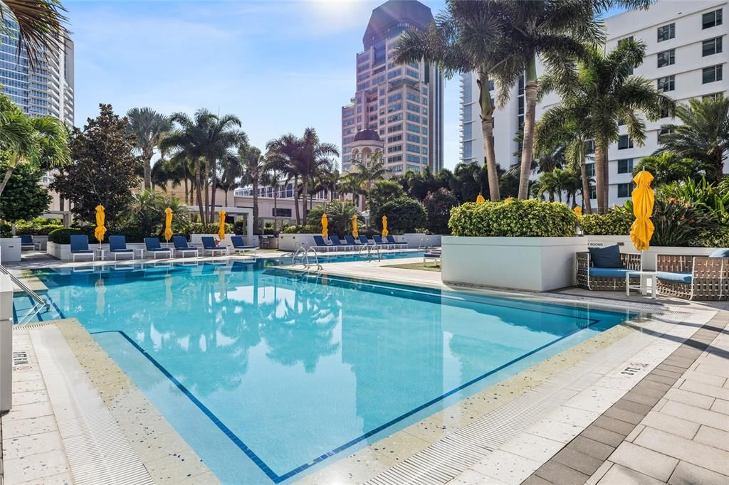 For Sale: $1,800,000 (2 beds, 2 baths, 1522 Square Feet)