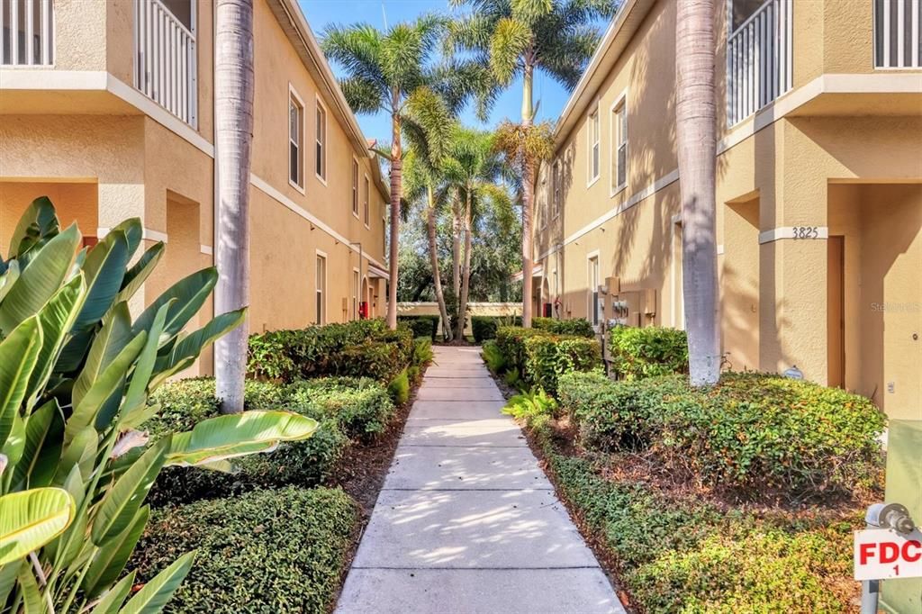 For Rent: $1,950 (3 beds, 2 baths, 1417 Square Feet)