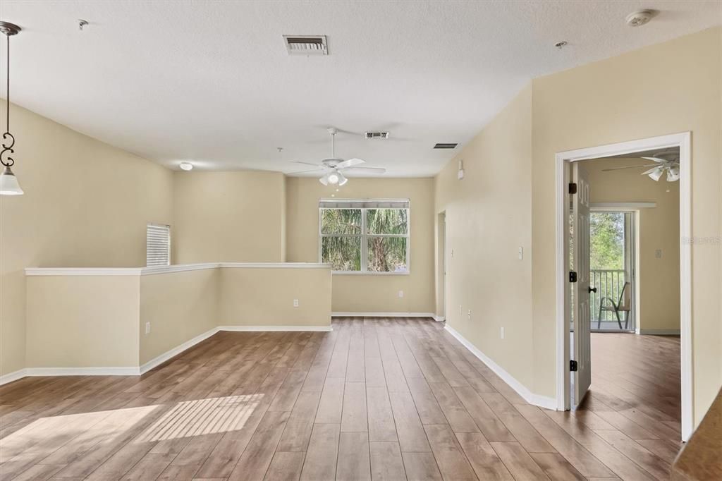 For Rent: $1,950 (3 beds, 2 baths, 1417 Square Feet)