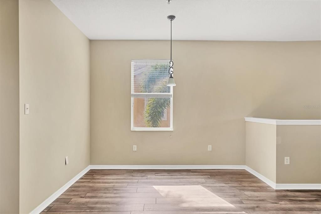 For Rent: $1,950 (3 beds, 2 baths, 1417 Square Feet)