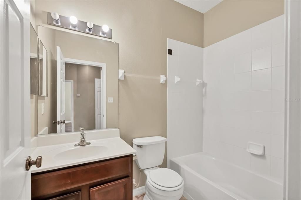 For Rent: $1,950 (3 beds, 2 baths, 1417 Square Feet)