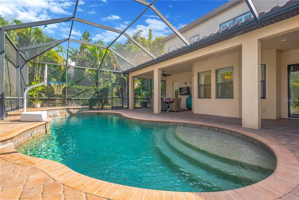 En Venta: $1,950,000 (5 camas, 4 baños, 4665 Pies cuadrados)