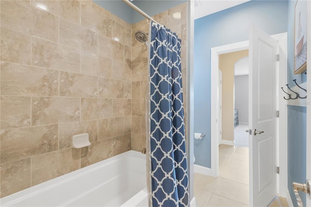 En Venta: $1,950,000 (5 camas, 4 baños, 4665 Pies cuadrados)