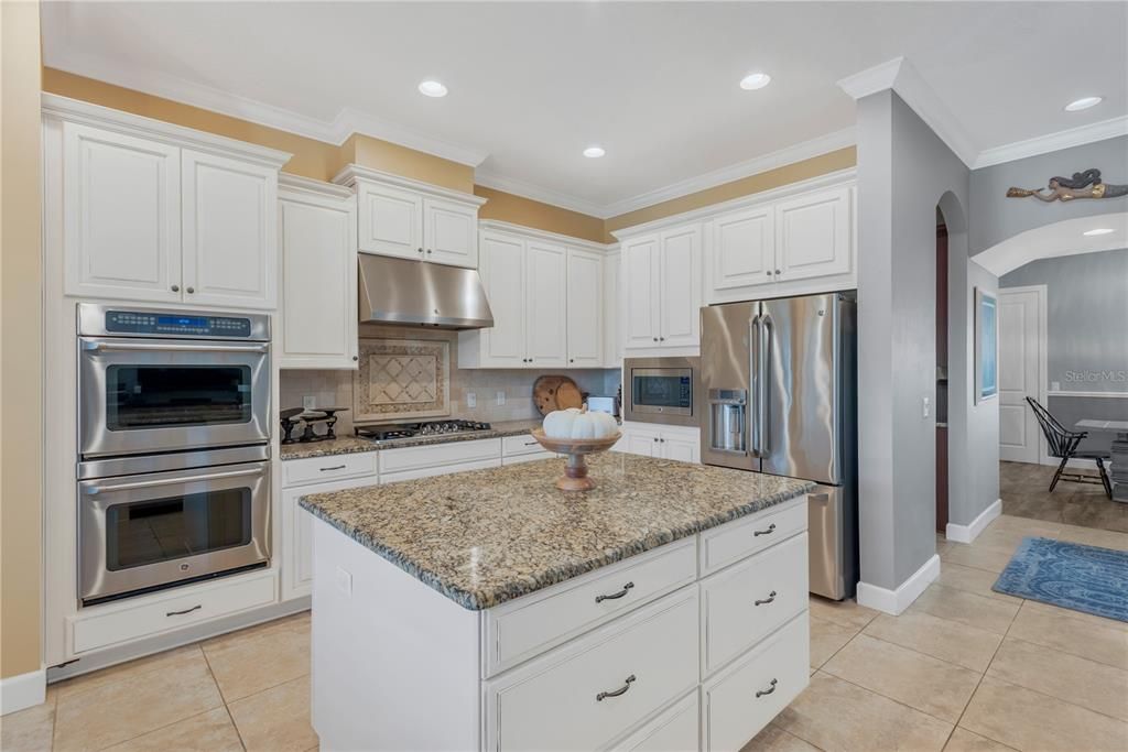 En Venta: $1,950,000 (5 camas, 4 baños, 4665 Pies cuadrados)