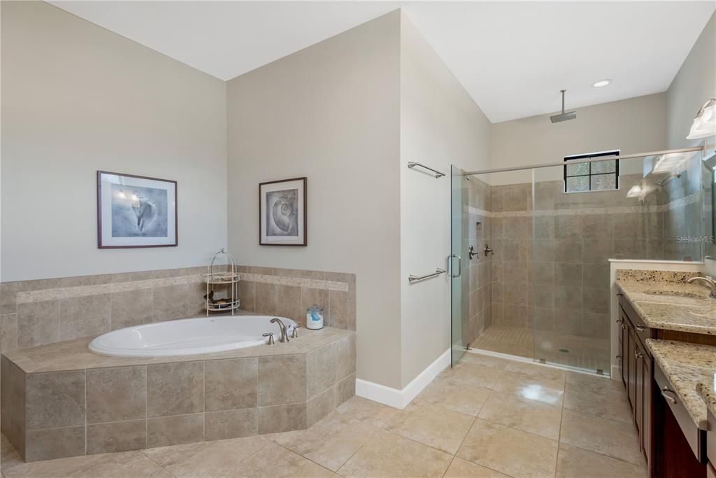 En Venta: $1,950,000 (5 camas, 4 baños, 4665 Pies cuadrados)