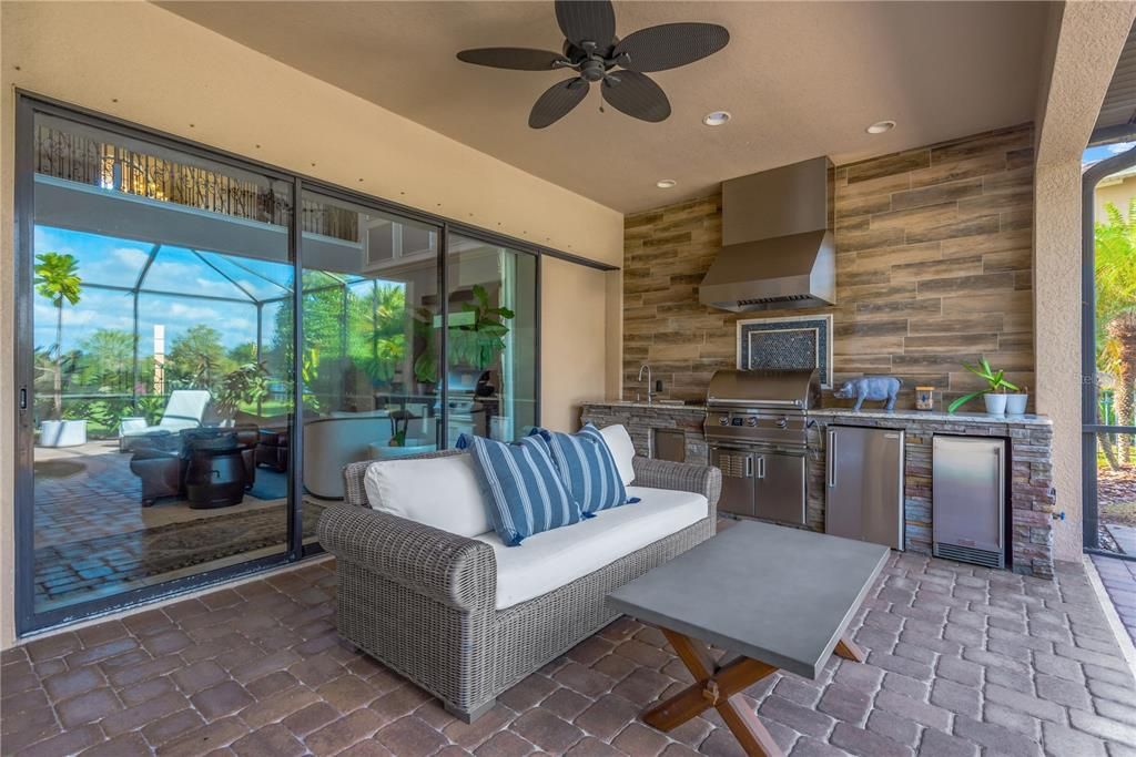 En Venta: $1,950,000 (5 camas, 4 baños, 4665 Pies cuadrados)