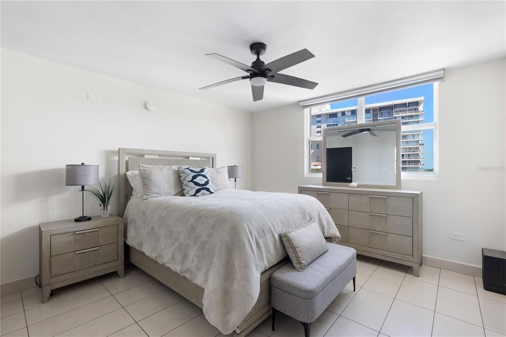 На продажу: $1,225,000 (3 спален, 2 ванн, 1800 Квадратных фут)