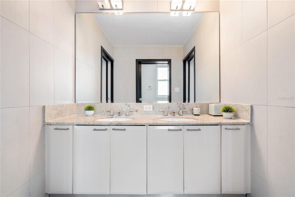 На продажу: $1,225,000 (3 спален, 2 ванн, 1800 Квадратных фут)