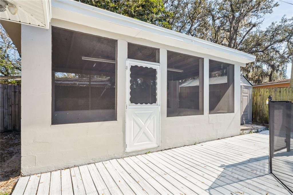 For Sale: $325,000 (3 beds, 2 baths, 1369 Square Feet)