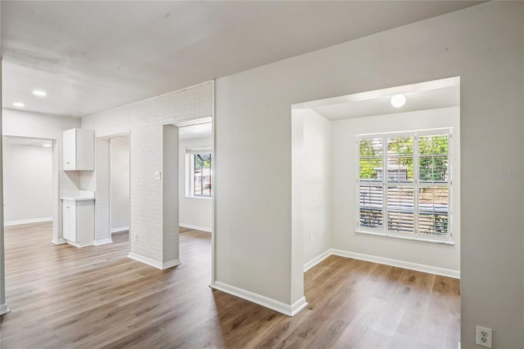 For Sale: $325,000 (3 beds, 2 baths, 1369 Square Feet)