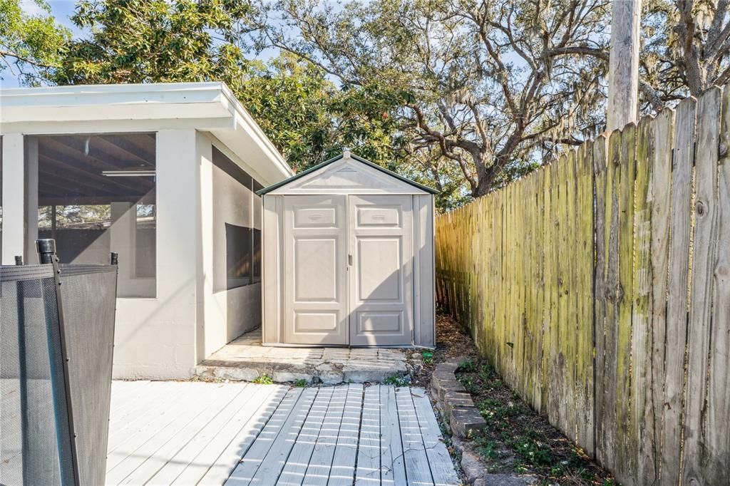 For Sale: $325,000 (3 beds, 2 baths, 1369 Square Feet)