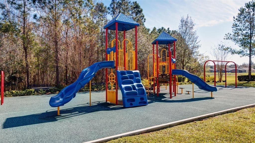 For Sale: $380,000 (4 beds, 3 baths, 1768 Square Feet)