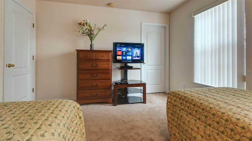 For Sale: $380,000 (4 beds, 3 baths, 1768 Square Feet)