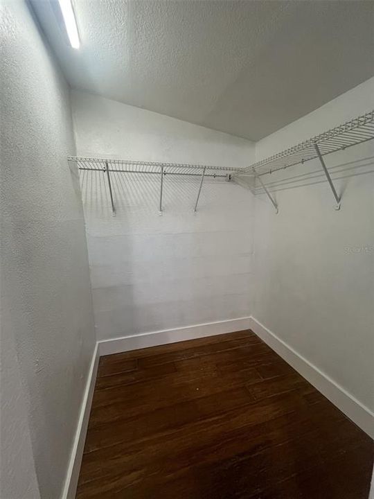 出租: $1,250 (2 贝兹, 1 浴室, 532 平方英尺)