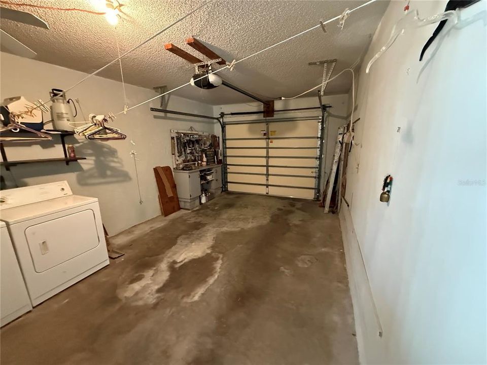 For Sale: $140,000 (1 beds, 1 baths, 902 Square Feet)