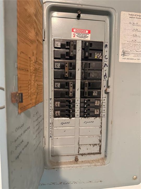 For Sale: $140,000 (1 beds, 1 baths, 902 Square Feet)