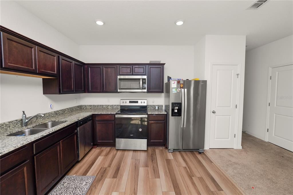 For Sale: $220,000 (3 beds, 2 baths, 1480 Square Feet)